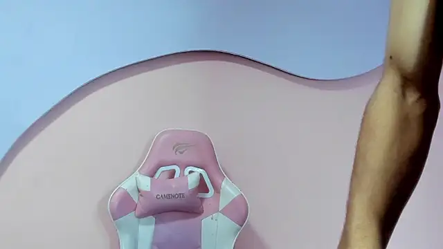 LuckySammer online show from February 19, 2026, 2:47 pm