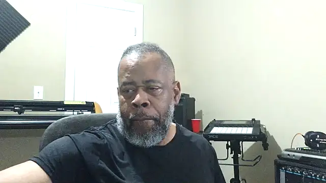 Cleozevo1961 online show from March 14, 2026, 4:40 am