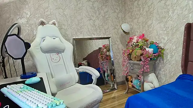 SelinaRussell online show from May 16, 2026, 11:59 pm