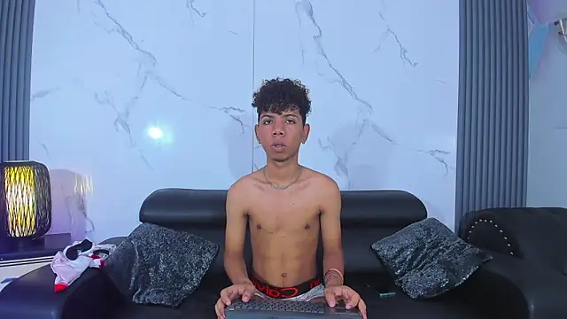 Spicy guys online show from May 18, 2026, 1:27 pm