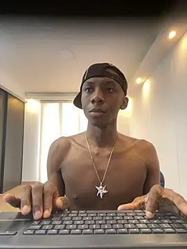 milo018 online show from July 21, 2026, 3:35 pm