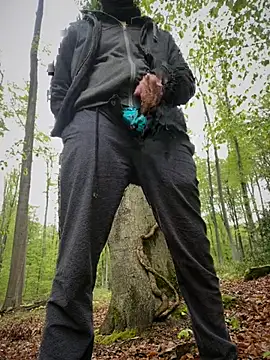 Woze online show from April 18, 2026, 2:30 pm