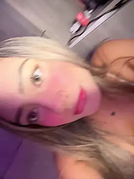 Snapshot of Dulce_Sofi_ chatting on March 20, 2026, 8:21 pm Dulce Sofi online show from March 20, 2026, 8:21 pm