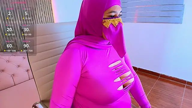 Snapshot of Nadia_Privee chatting on February 18, 2026, 6:48 pm Nadia Privee online show from February 18, 2026, 6:48 pm