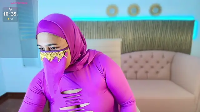 Snapshot of Nadia_Privee chatting on February 26, 2026, 6:08 pm Nadia Privee online show from February 26, 2026, 6:08 pm