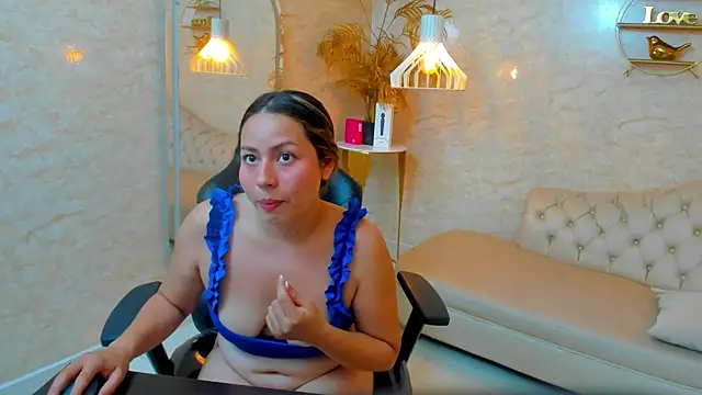 CAAMII SWEETT online show from May 23, 2026, 7:46 pm