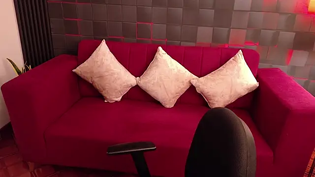 Alessia Monroe  online show from March 13, 2026, 8:25 pm