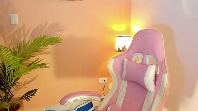 AliceBoomx online show from June 9, 2026, 12:17 pm