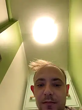 Crevette311 online show from November 23, 2025, 8:57 am