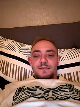 Crevette311 online show from January 5, 2026, 5:27 pm