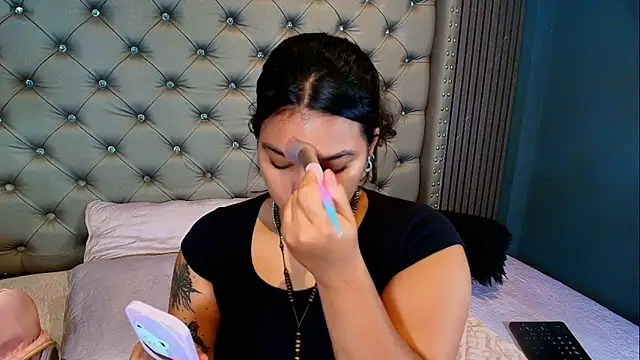 NAOMI cute  online show from April 10, 2026, 6:04 pm