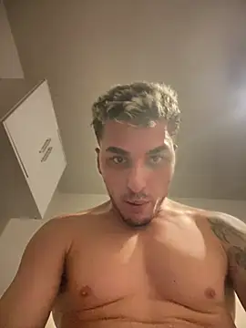 Snapshot of litlleboyeus chatting on March 1, 2026, 7:47 pm litlleboyeus online show from March 1, 2026, 7:47 pm