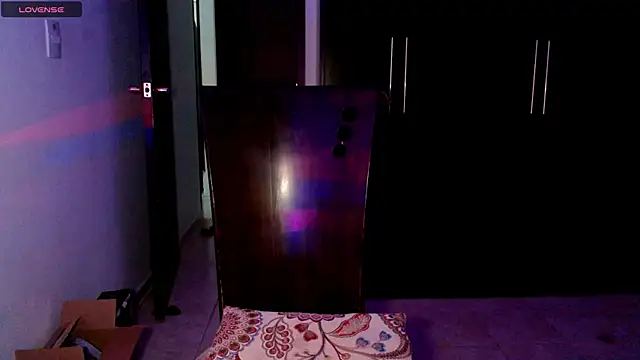 Snapshot of MiaDiamontLatin chatting on March 4, 2026, 12:51 am MiaDiamontLatin online show from March 4, 2026, 12:51 am