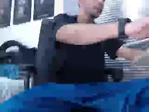 Snapshot of Kratoswolf chatting on March 5, 2026, 10:59 pm Kratoswolf online show from March 5, 2026, 10:59 pm