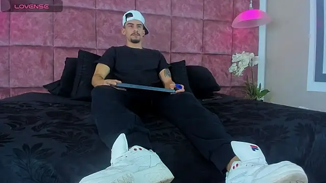 SharonTygaX online show from March 28, 2026, 3:51 am