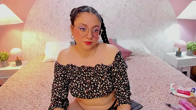 Angelie Rosebrm online show from March 3, 2026, 12:28 am