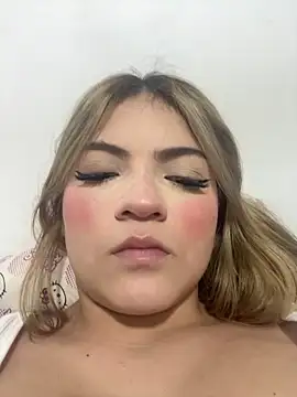 Snapshot of meggan___ chatting on February 21, 2026, 7:10 am meggan online show from February 21, 2026, 7:10 am