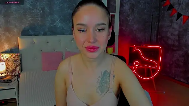 Snapshot of tina_xx_tina chatting on April 11, 2026, 1:35 am tina xx tina online show from April 11, 2026, 1:35 am