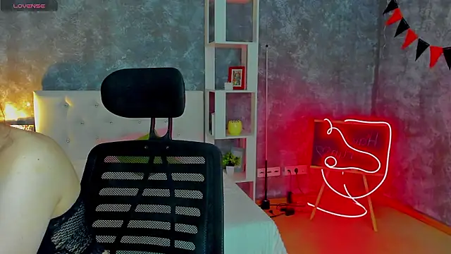 Snapshot of tina_xx_tina chatting on March 5, 2026, 1:46 am tina xx tina online show from March 5, 2026, 1:46 am