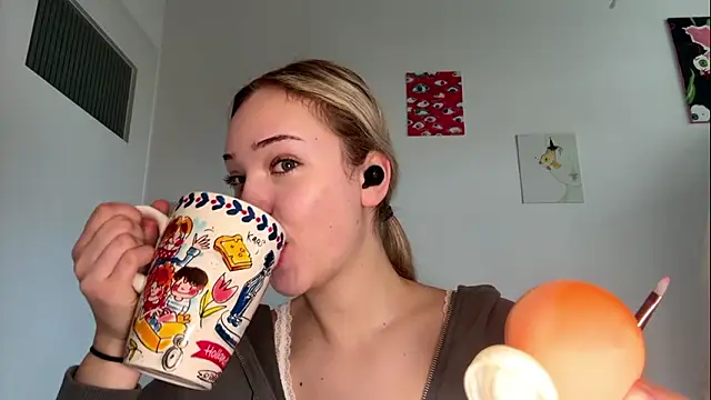 Snapshot of SourMidday chatting on February 27, 2026, 8:14 am SourMidday online show from February 27, 2026, 8:14 am