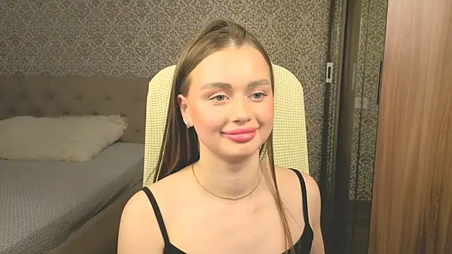 AvelineRoe online show from February 20, 2026, 12:18 pm