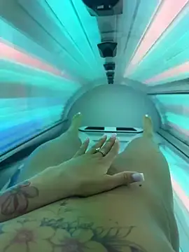 Snapshot of Destinylovex chatting on April 7, 2026, 9:22 am Destinylovex online show from April 7, 2026, 9:22 am