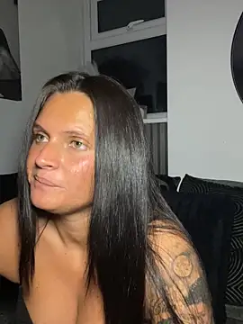 Snapshot of Destinylovex chatting on March 25, 2026, 9:03 pm Destinylovex online show from March 25, 2026, 9:03 pm