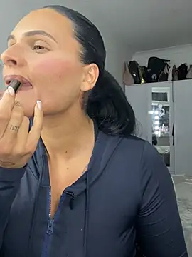 Snapshot of Destinylovex chatting on April 11, 2026, 8:12 pm Destinylovex online show from April 11, 2026, 8:12 pm