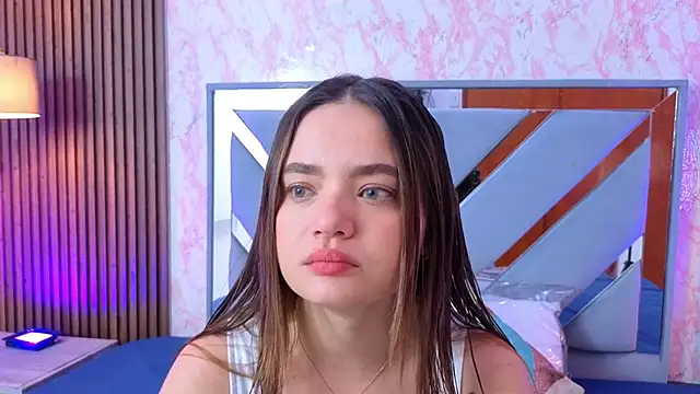 LittleeSara18 online show from May 1, 2026, 11:15 am