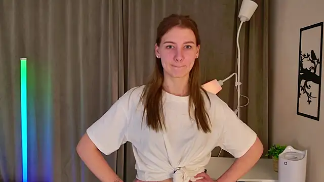 PinkClou9 online show from April 8, 2026, 10:11 pm