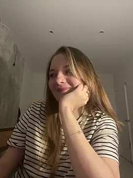 Snapshot of DistrictGirl chatting on March 28, 2026, 8:21 pm DistrictGirl online show from March 28, 2026, 8:21 pm