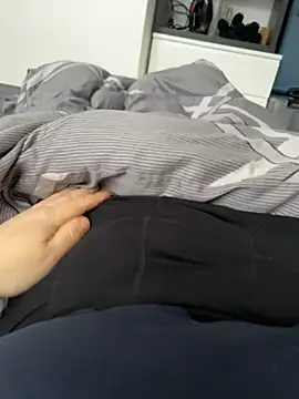 GlitzerGlitzer online show from February 23, 2026, 1:33 pm