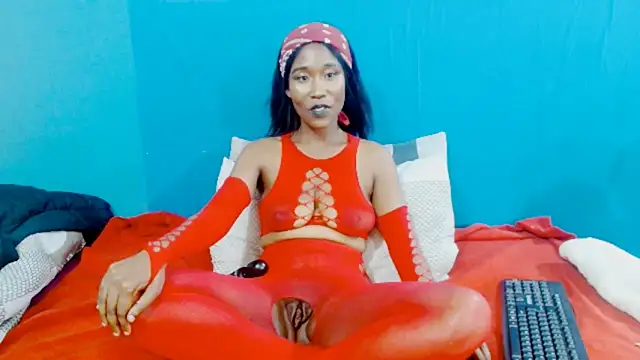 Snapshot of QueenYc chatting on March 4, 2026, 7:43 pm QueenYc online show from March 4, 2026, 7:43 pm