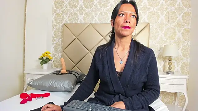 FernandaAvilax online show from June 12, 2026, 12:03 pm