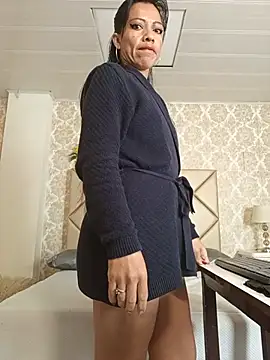 FernandaAvilax online show from July 27, 2026, 12:12 pm