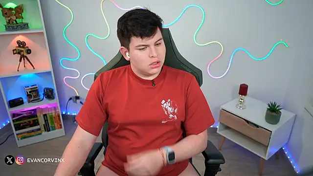 Snapshot of EvanCorvinx chatting on February 28, 2026, 9:36 pm EvanCorvinx online show from February 28, 2026, 9:36 pm