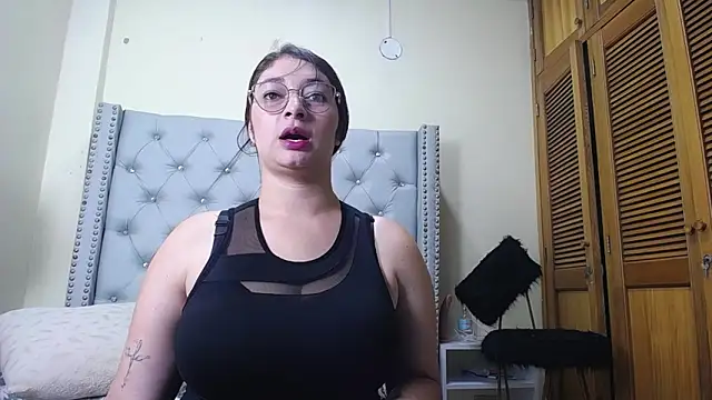 skarlett  36 online show from April 13, 2026, 3:38 pm