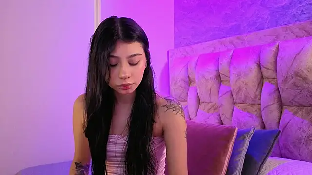 Snapshot of chloe_bluee_ chatting on June 26, 2026, 12:11 pm chloe bluee online show from June 26, 2026, 12:11 pm