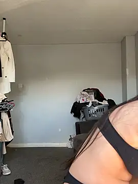 PinkVelvetx online show from April 19, 2026, 2:40 pm