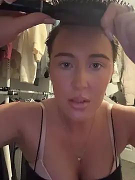 PinkVelvetx online show from March 4, 2026, 7:32 pm