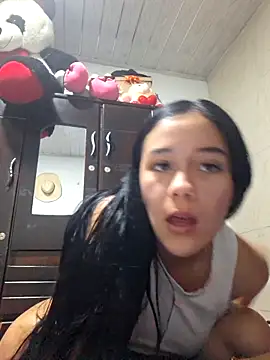 AlessiaKnox online show from May 9, 2026, 1:58 pm
