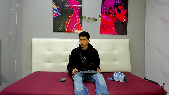 ahsly78Bryan online show from July 27, 2026, 9:44 pm
