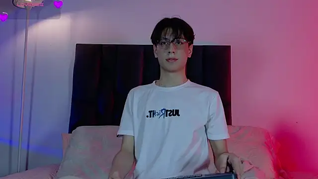 lui x dust online show from May 8, 2026, 3:32 am