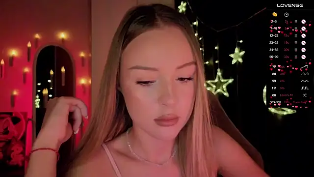 Snapshot of Nestyzz chatting on February 22, 2026, 10:33 pm Nestyzz online show from February 22, 2026, 10:33 pm