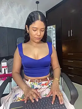 Miaafoxx   online show from March 12, 2026, 7:29 pm