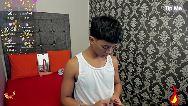 Little Twink19x online show from June 26, 2026, 7:42 pm