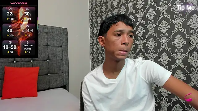 Little Twink19x online show from March 17, 2026, 7:28 pm