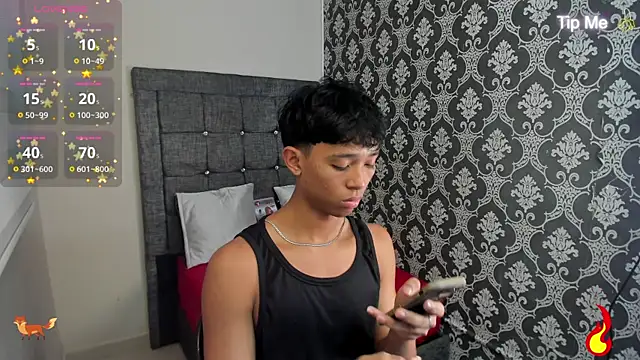 Little Twink19x online show from July 29, 2026, 7:35 pm