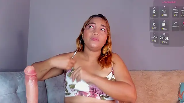 Snapshot of Miia_Grey_ chatting on April 7, 2026, 1:24 pm Miia Grey online show from April 7, 2026, 1:24 pm