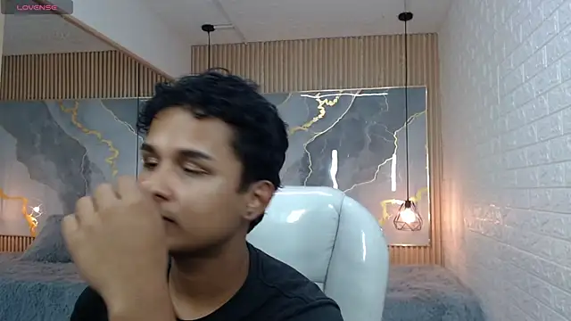 velvet o online show from February 20, 2026, 2:41 am